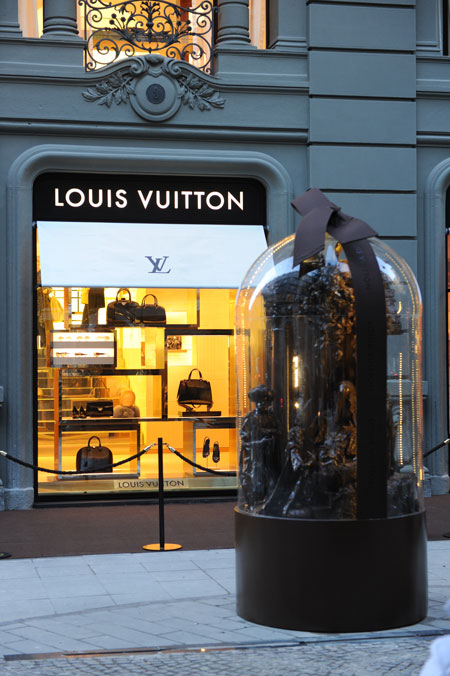 difiorefotografi. napoli, nuova apertura negozio louis vuitton. alta moda e  tendenze nel periodo natalizio. il presepe louis vuitton - Di Fiore  FOTOGRAFI 081.475160 PORTICI (NA) Fotografi per Matrimoni